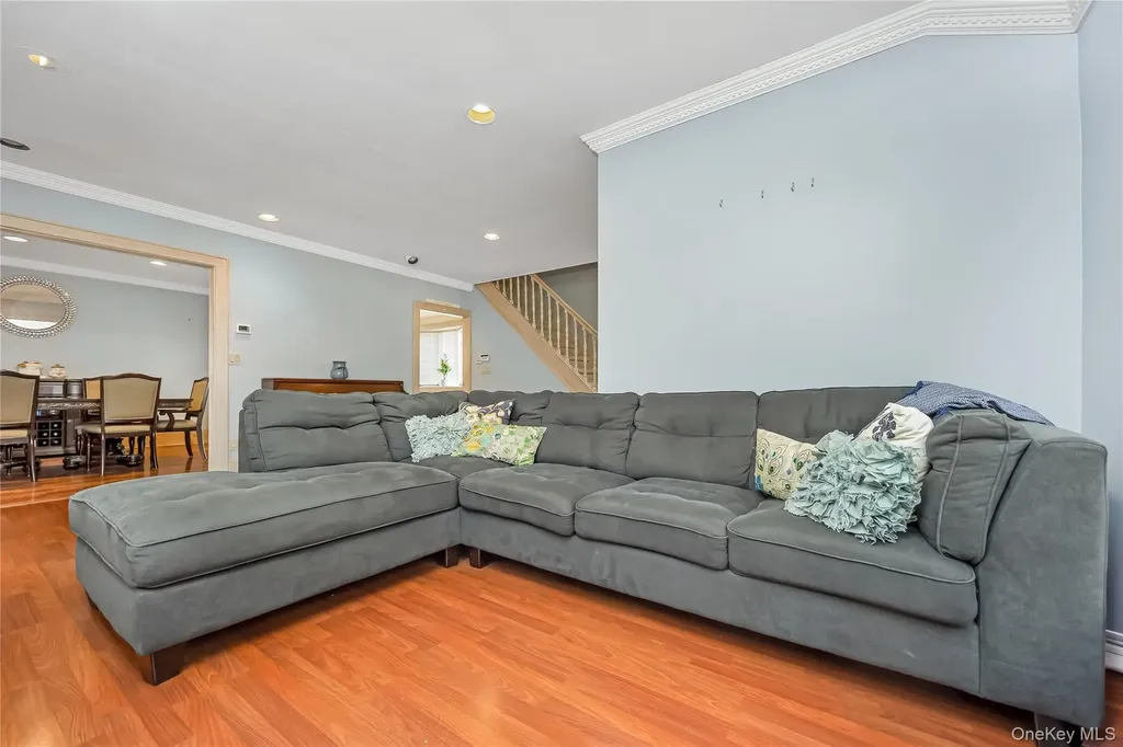 1018 Cottage Place Baldwin NY 11510