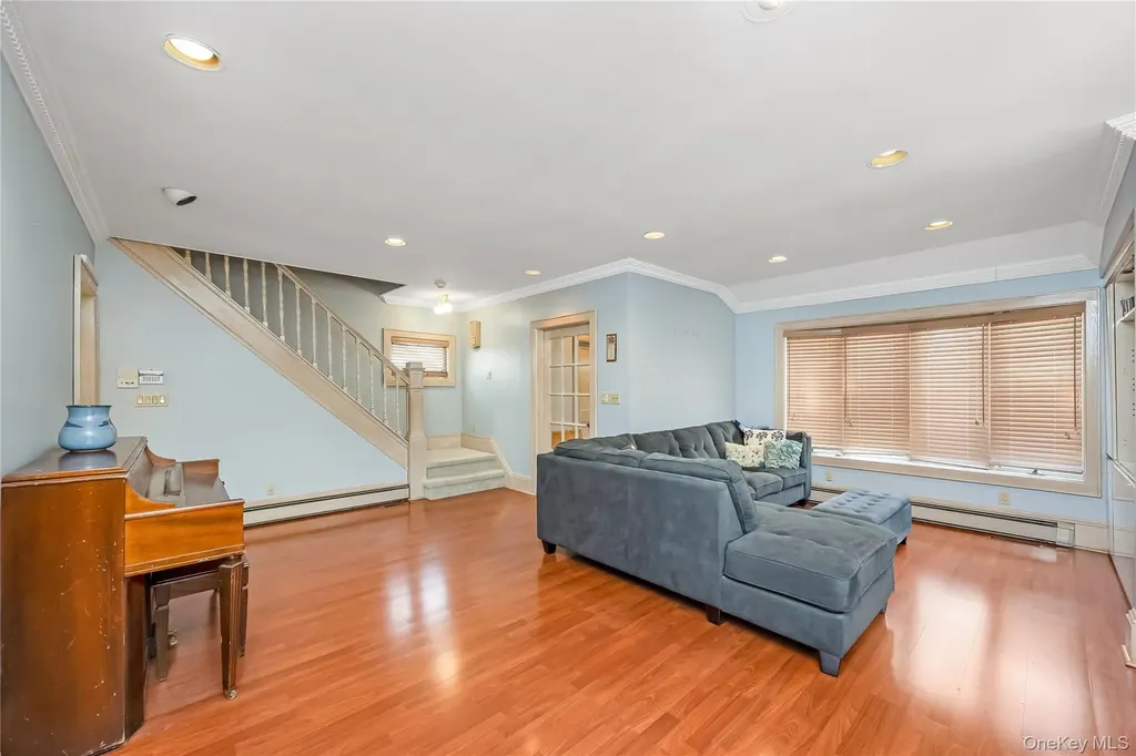 1018 Cottage Place Baldwin NY 11510