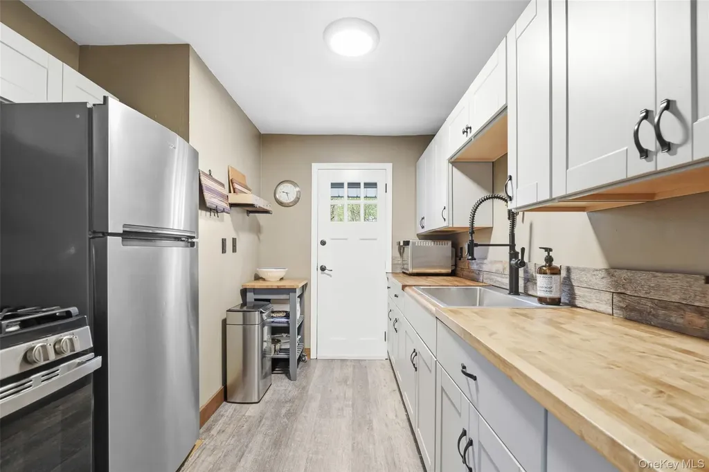 77 Montrose Drive Carmel NY 10512