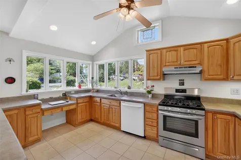 46 Cardoza Avenue Mohegan Lake NY 10567