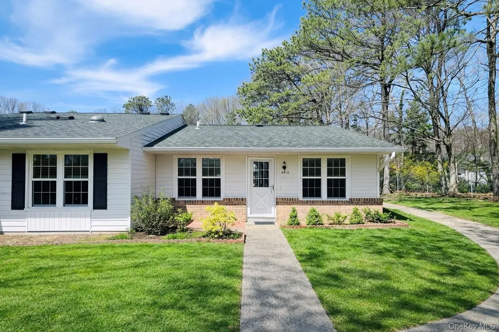 441 Arlington Drive Ridge NY 11961