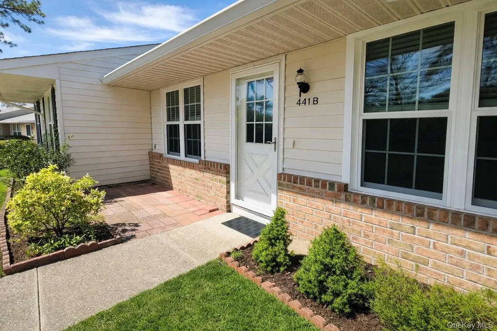 441 Arlington Drive Ridge NY 11961
