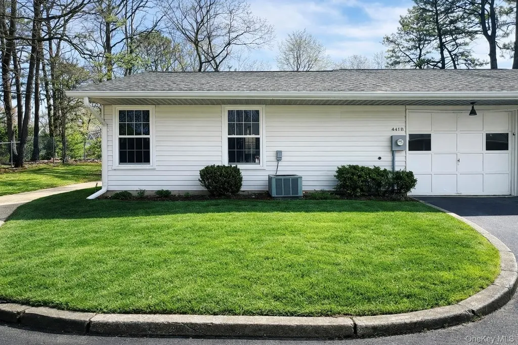 441 Arlington Drive Ridge NY 11961
