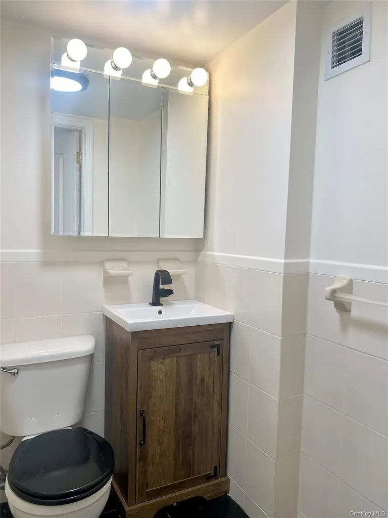 1443 28th Avenue Astoria NY 11102