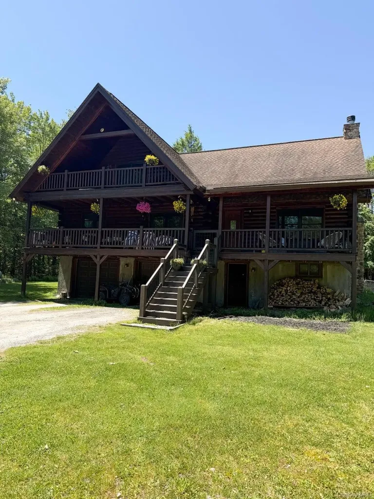 412 Pine Grove Road Smallwood NY 12778