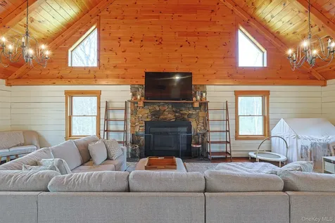 412 Pine Grove Road Smallwood NY 12778