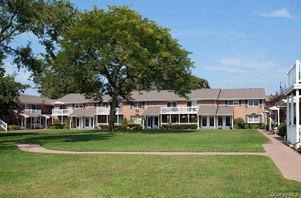 16 Saxon Avenue Bay Shore NY 11706