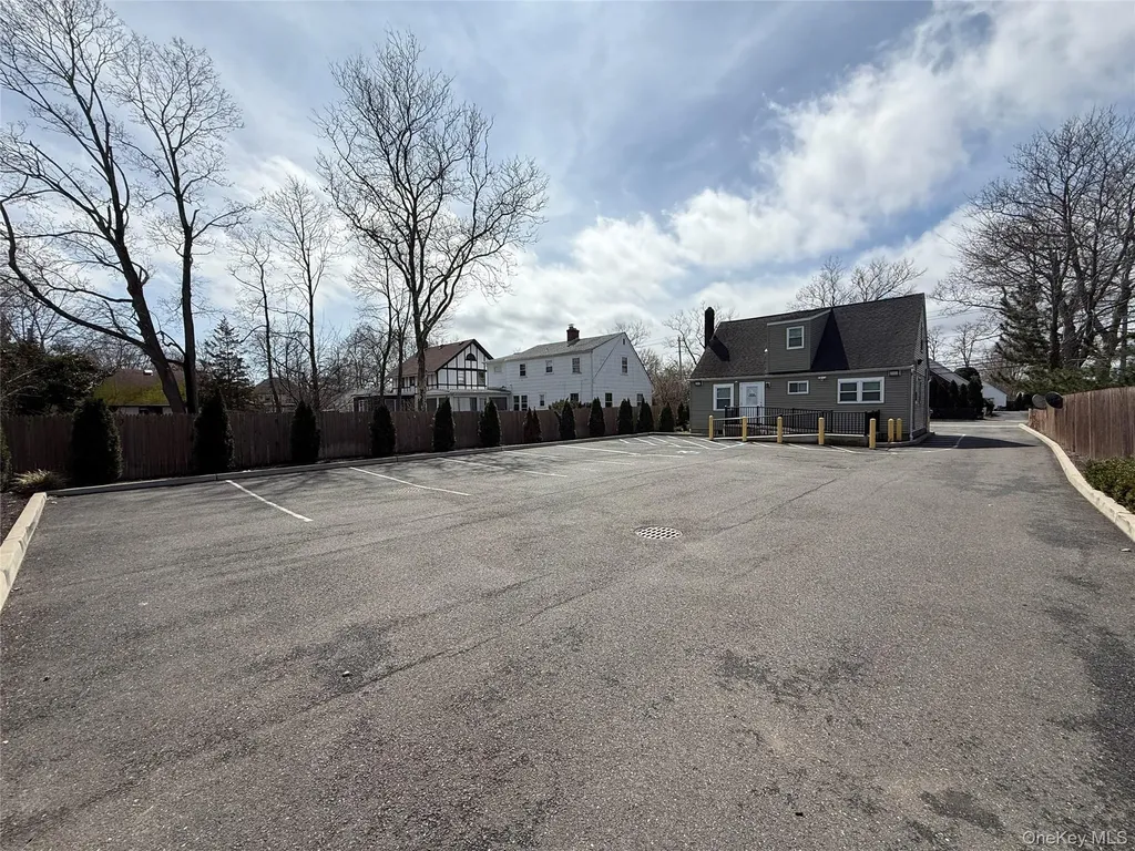 976 Roanoke Avenue Riverhead NY 11901