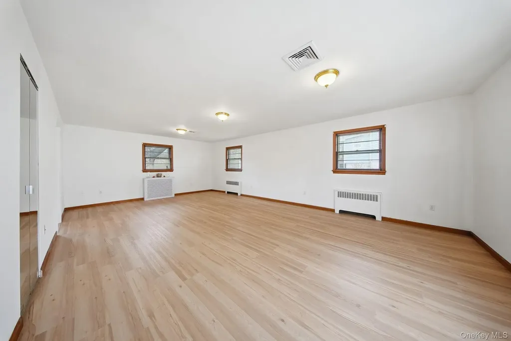 11 5th Avenue Newburgh NY 12550