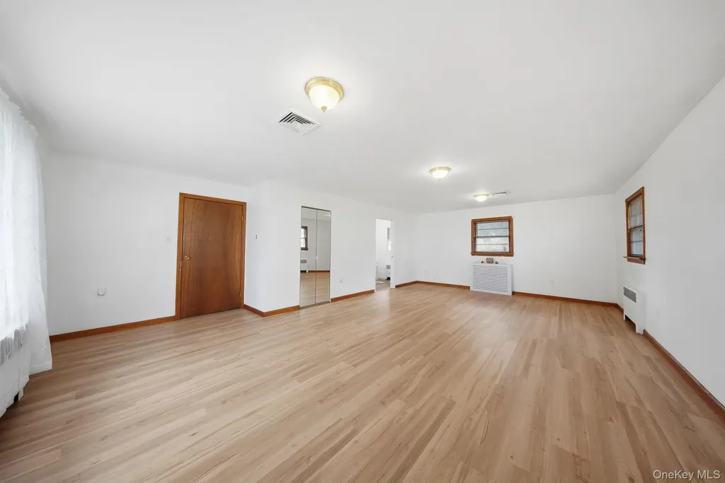 11 5th Avenue Newburgh NY 12550