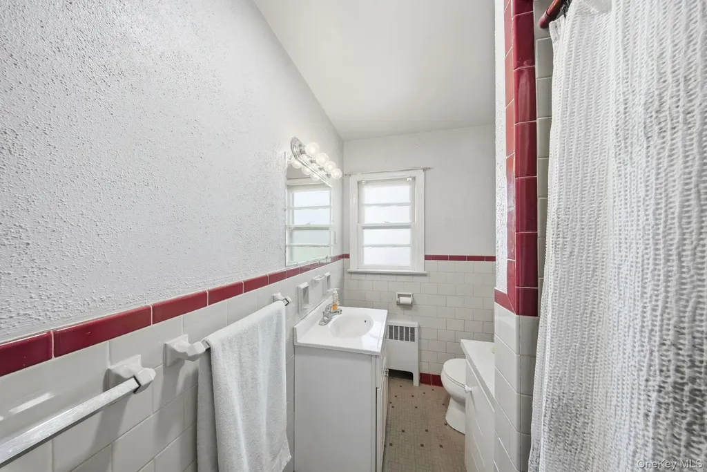 11 5th Avenue Newburgh NY 12550