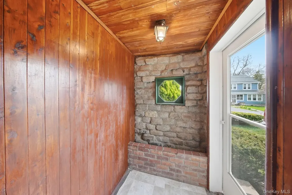 11 5th Avenue Newburgh NY 12550