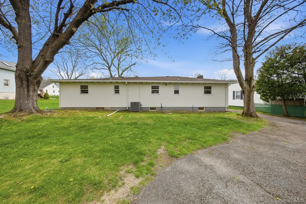 11 5th Avenue Newburgh NY 12550