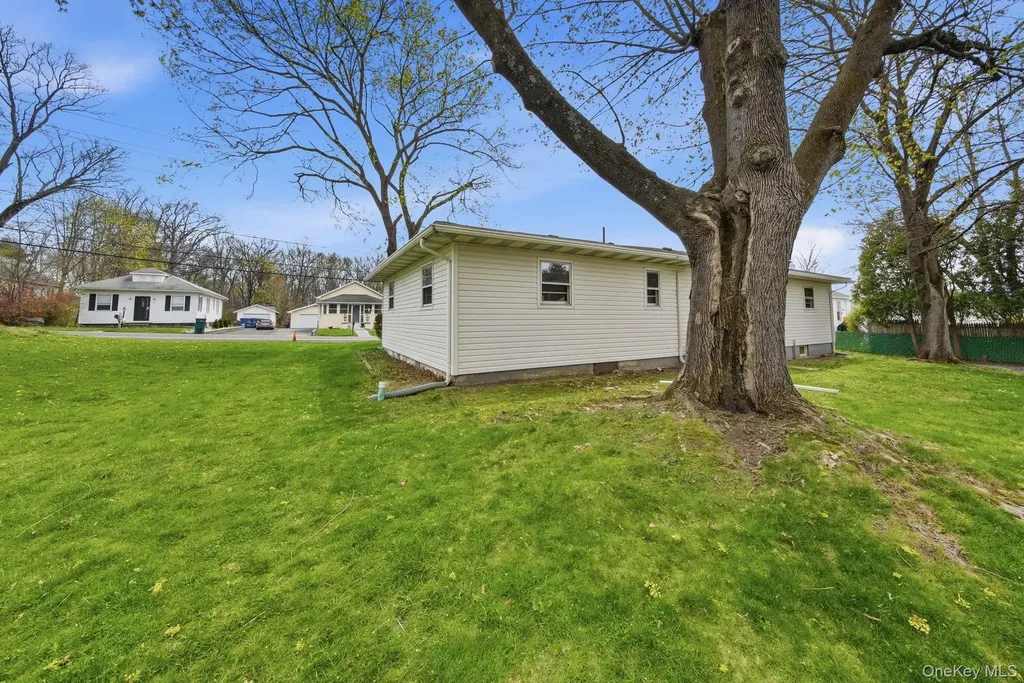 11 5th Avenue Newburgh NY 12550