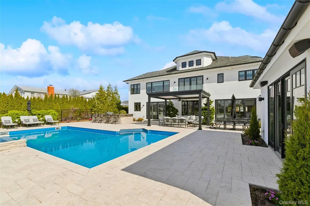 31 Shoal Drive West Islip NY 11795