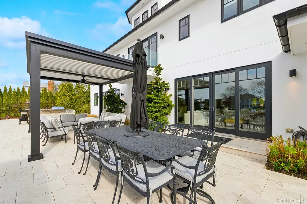 31 Shoal Drive West Islip NY 11795