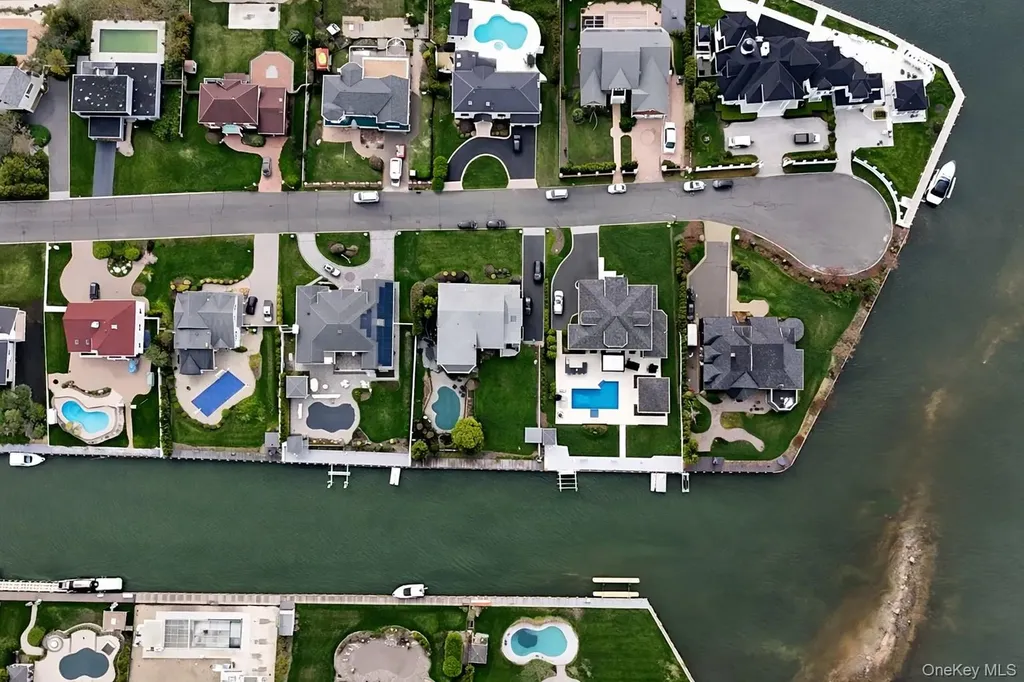 31 Shoal Drive West Islip NY 11795