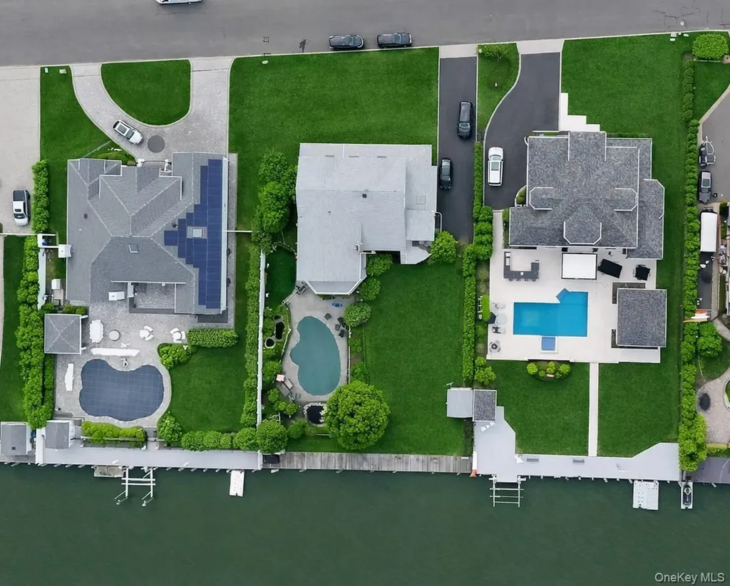 31 Shoal Drive West Islip NY 11795
