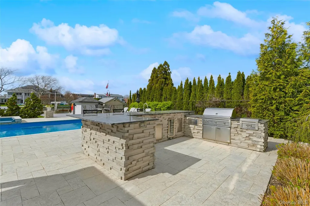 31 Shoal Drive West Islip NY 11795