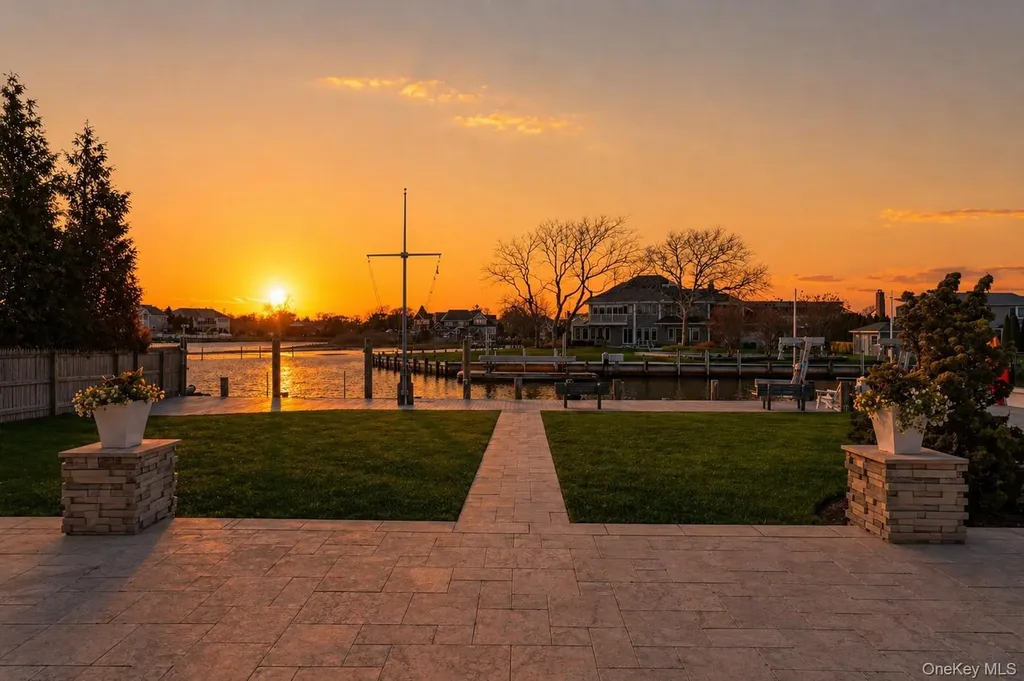 31 Shoal Drive West Islip NY 11795