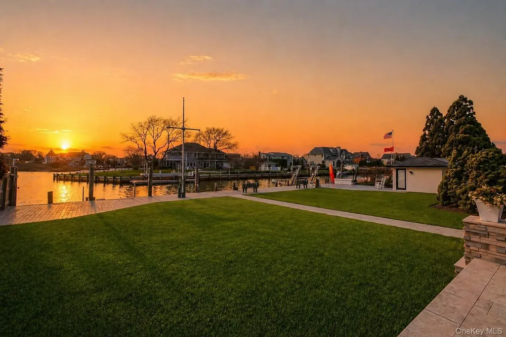31 Shoal Drive West Islip NY 11795