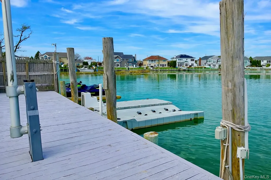31 Shoal Drive West Islip NY 11795