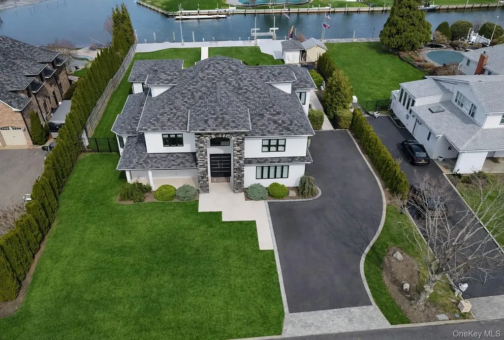31 Shoal Drive West Islip NY 11795