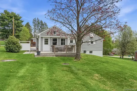 6 Willow Lane Fishkill NY 12524