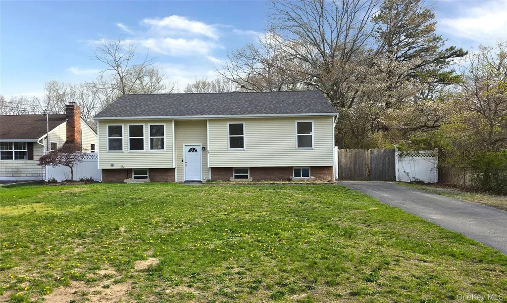 6A Murray Lane Coram NY 11727