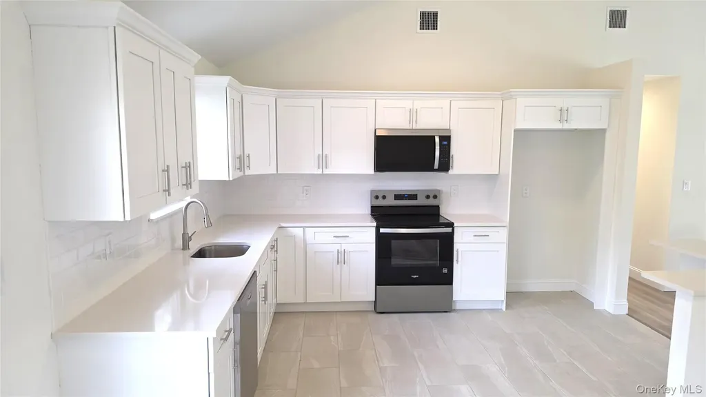 6A Murray Lane Coram NY 11727