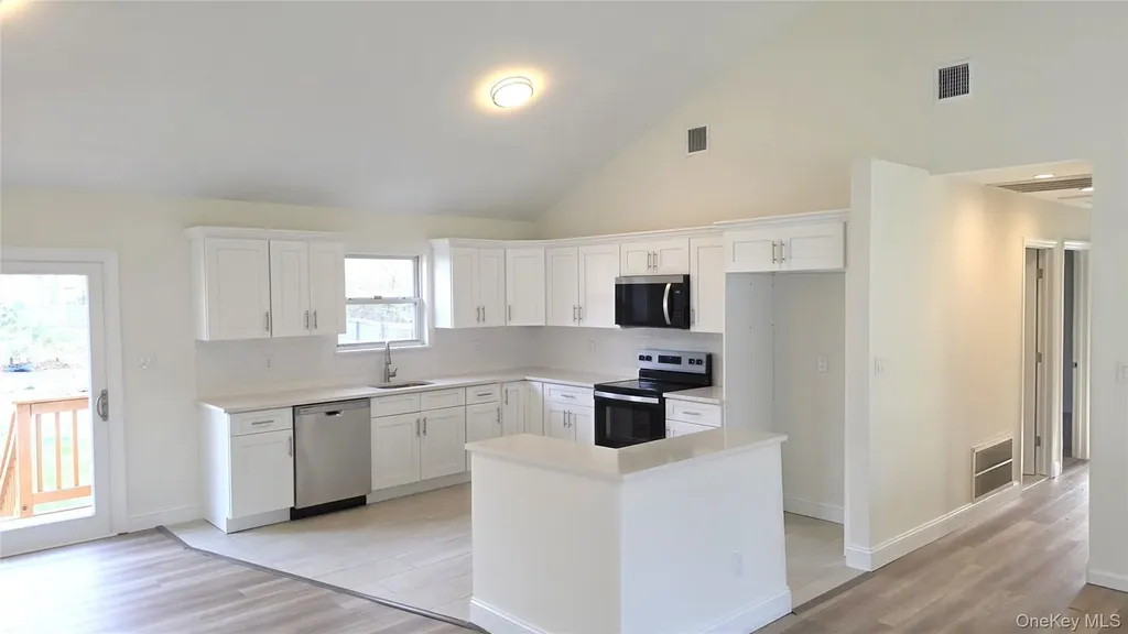 6A Murray Lane Coram NY 11727