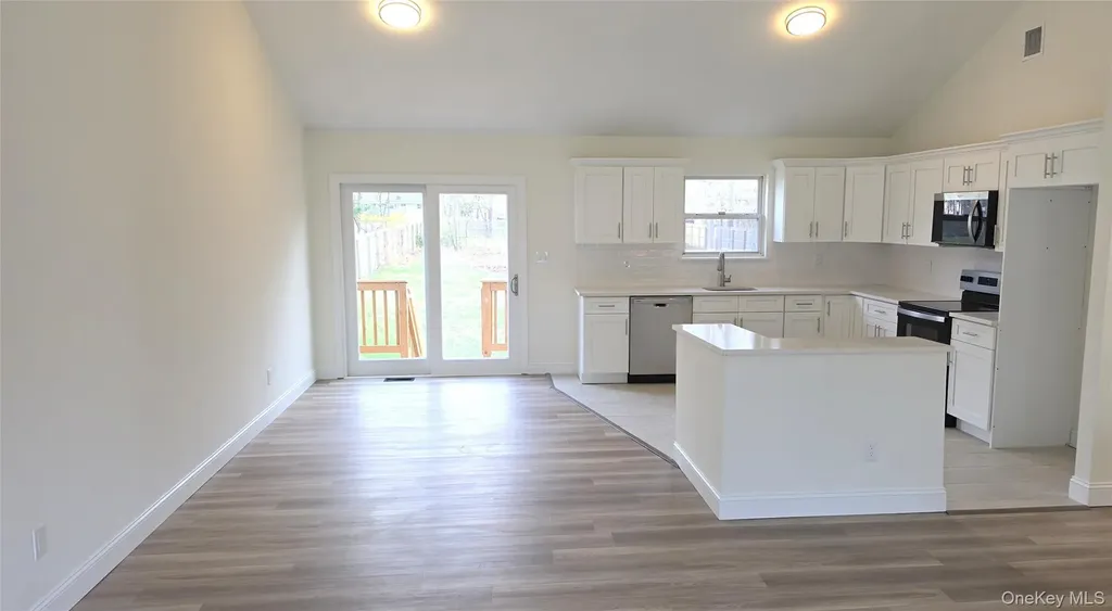 6A Murray Lane Coram NY 11727