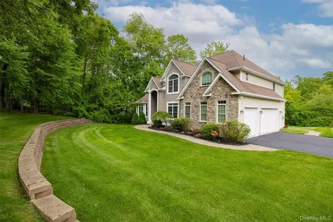66 Carol Lane Poughquag NY 12570
