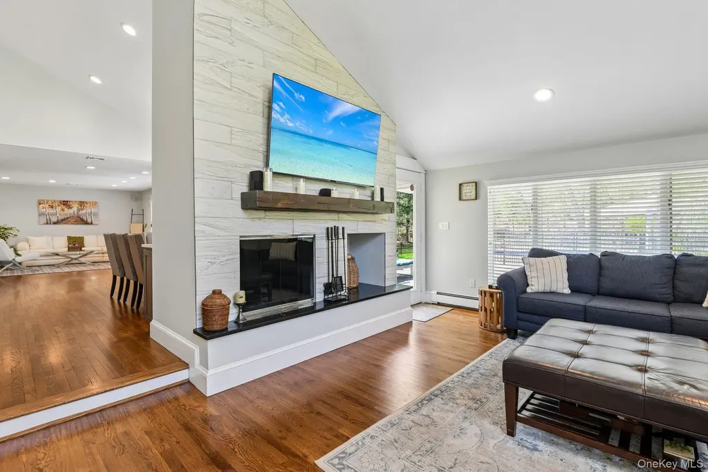 27 Treeview Drive Melville NY 11747