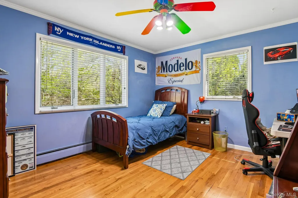 27 Treeview Drive Melville NY 11747