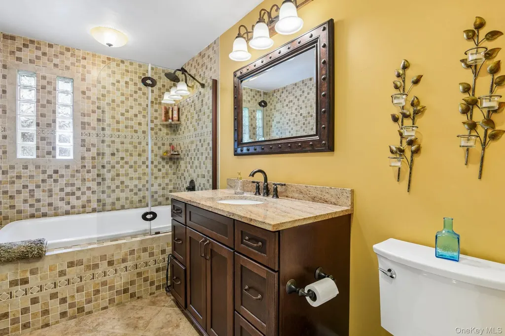 27 Treeview Drive Melville NY 11747