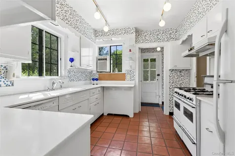 51 Vine Road Larchmont NY 10538
