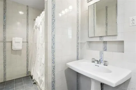 51 Vine Road Larchmont NY 10538