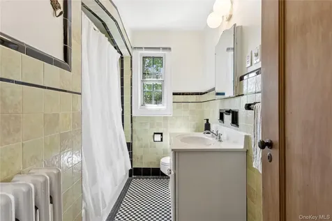 51 Vine Road Larchmont NY 10538