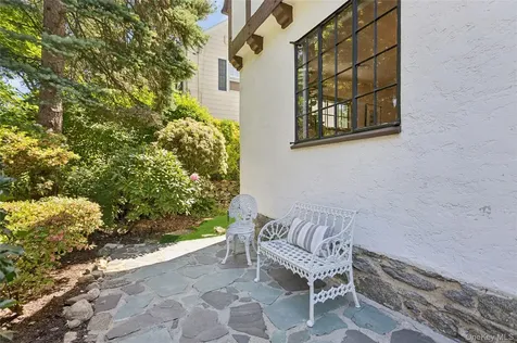 51 Vine Road Larchmont NY 10538