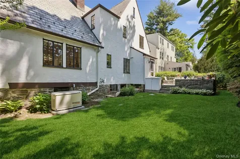 51 Vine Road Larchmont NY 10538