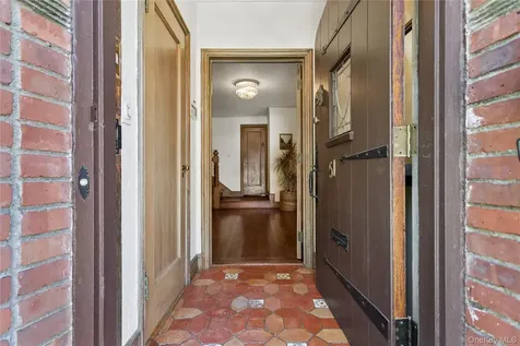 51 Vine Road Larchmont NY 10538