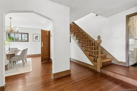 51 Vine Road Larchmont NY 10538