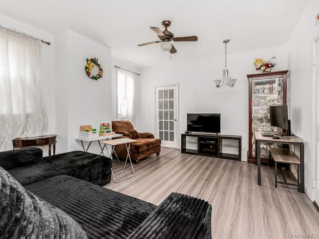 3324 Barker Avenue Bronx NY 10467
