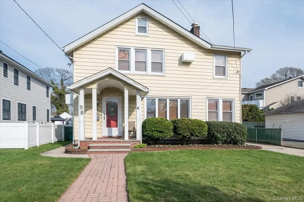 98 Melrose Avenue Lynbrook NY 11563