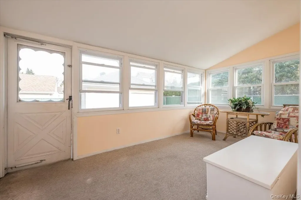 98 Melrose Avenue Lynbrook NY 11563