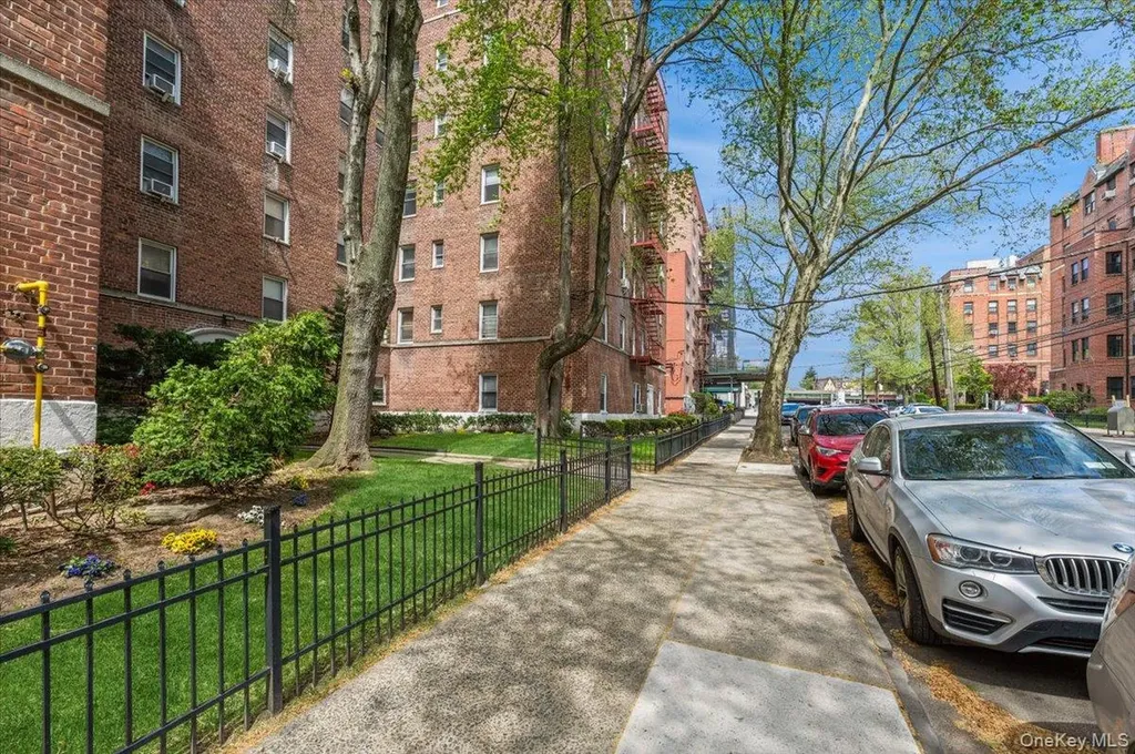 821 Bronx River Road Bronxville NY 10708