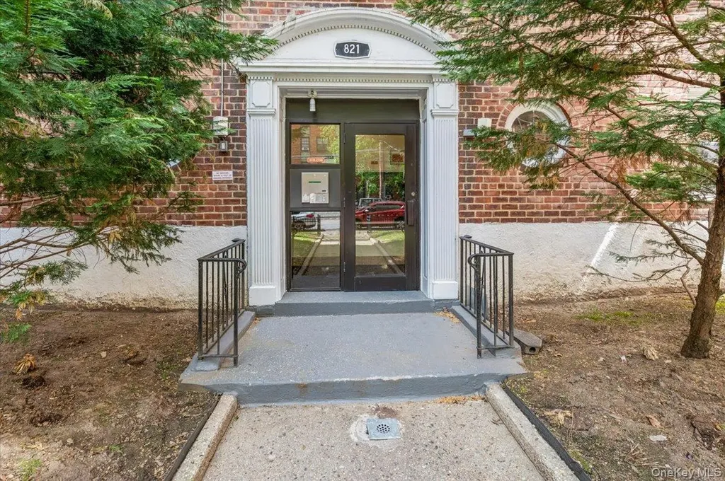 821 Bronx River Road Bronxville NY 10708