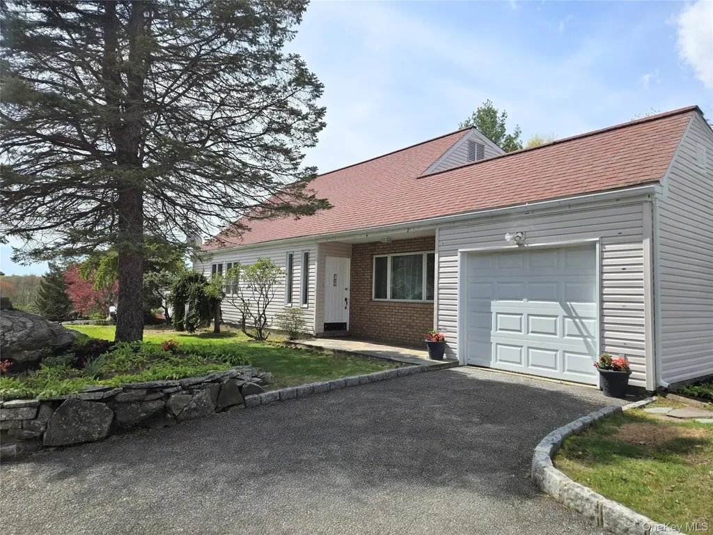 2585 Farsund Drive Yorktown Heights NY 10598
