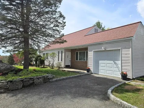2585 Farsund Drive Yorktown Heights NY 10598